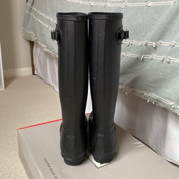 Tall Hunter rain boots - Picture 4 of 11